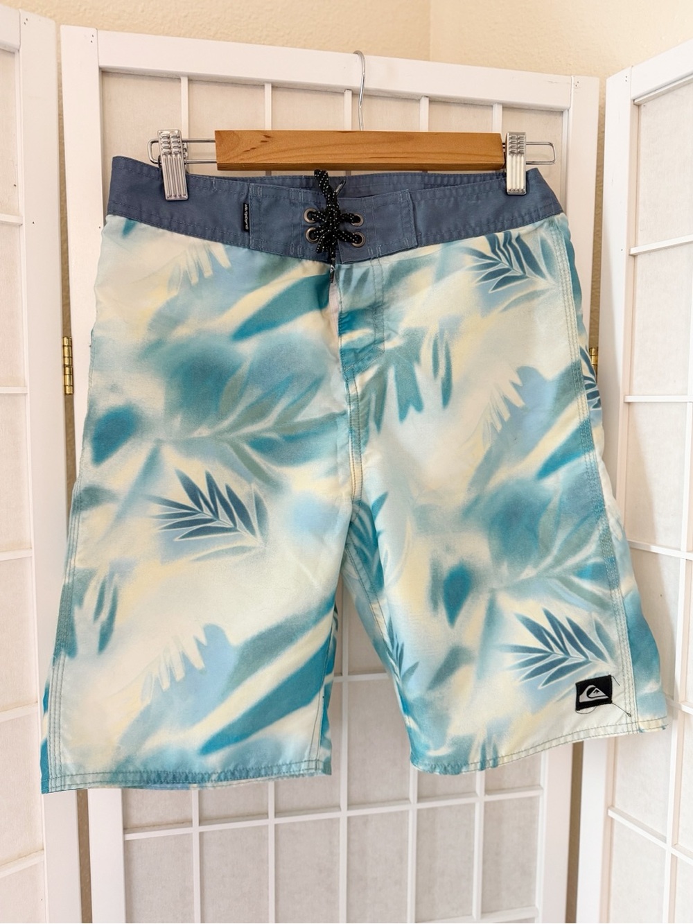 Quiksilver Board Shorts Size 28